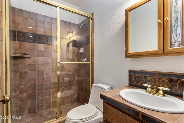 $5,000,000 | 2025 South Val Vista Drive, Gilbert, AZ 85295