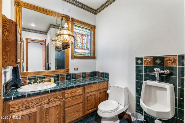 $5,000,000 | 2025 South Val Vista Drive, Gilbert, AZ 85295