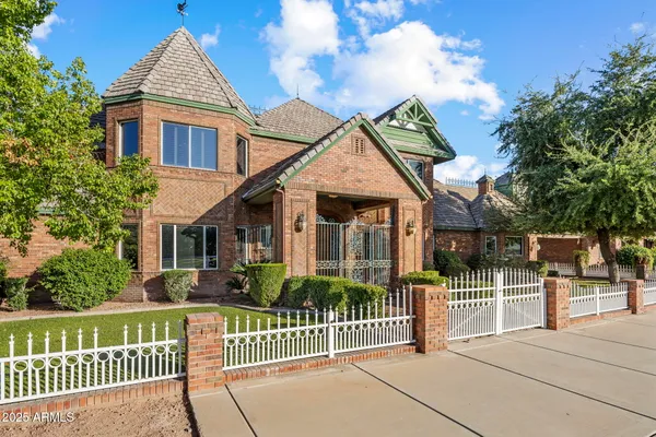 $5,000,000 | 2025 South Val Vista Drive, Gilbert, AZ 85295