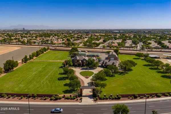 $5,000,000 | 2025 South Val Vista Drive, Gilbert, AZ 85295