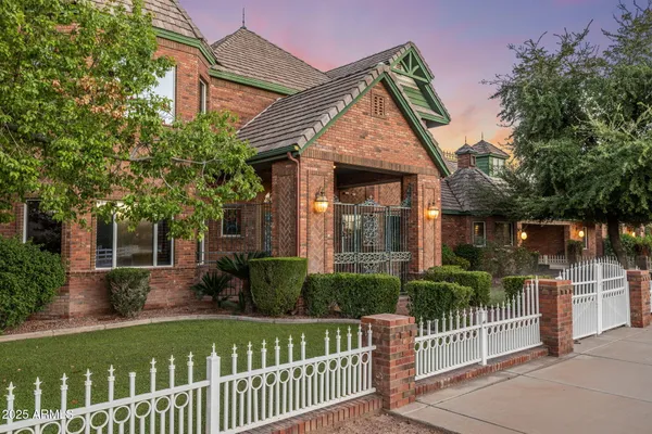 $5,000,000 | 2025 South Val Vista Drive, Gilbert, AZ 85295