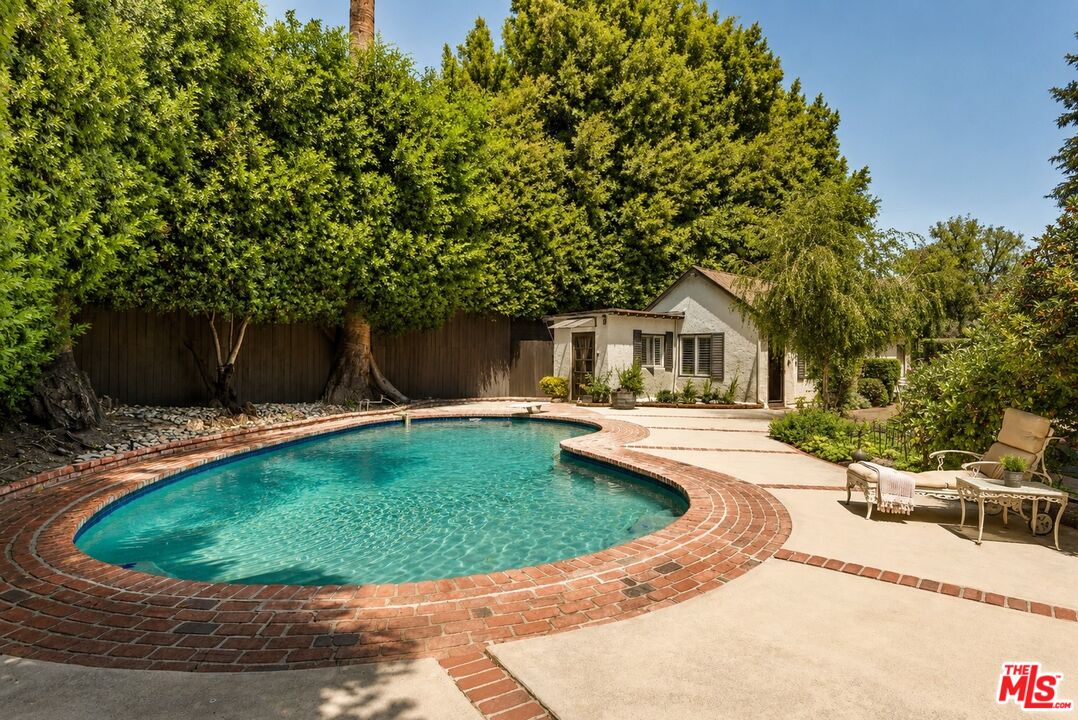 17010 Rancho Street Encino, CA 91316 - Photo 24 of 25