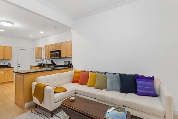$619,500 | 84-86 Mt Vernon Street, Unit 841, Somerville, MA 02145