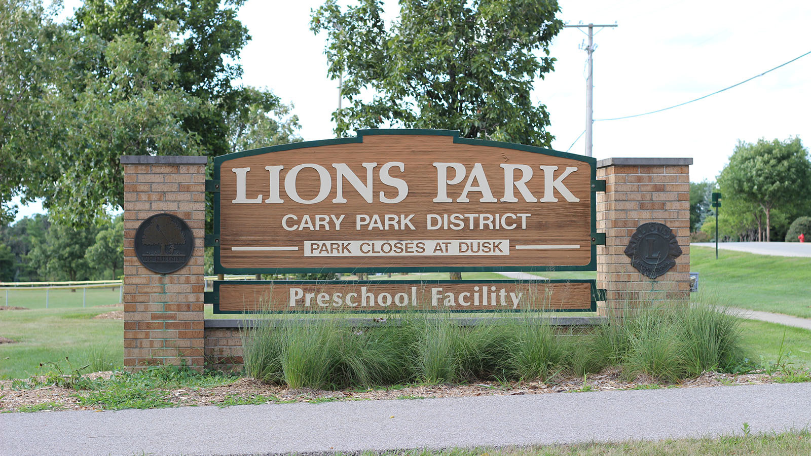 786 Westbury Drive Cary, IL 60013 - Photo 29 of 31 a sign on the side of a building
