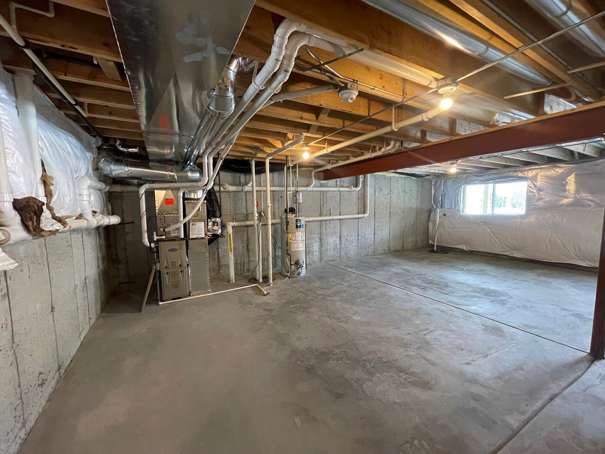 786 Westbury Drive Cary, IL 60013 - Photo 9 of 31 a view of empty room with wooden walls