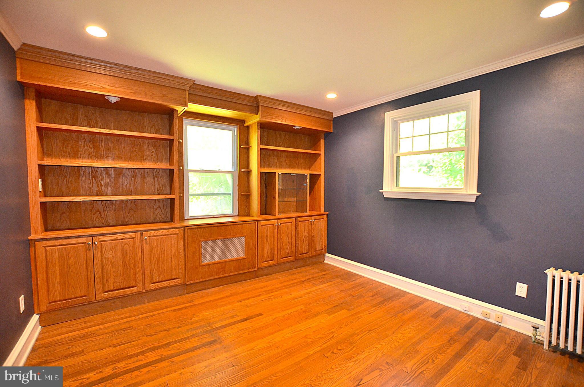 14 Hillside Road Claymont, DE 19703 - Photo 28 of 55 1st floor office with built in shelving