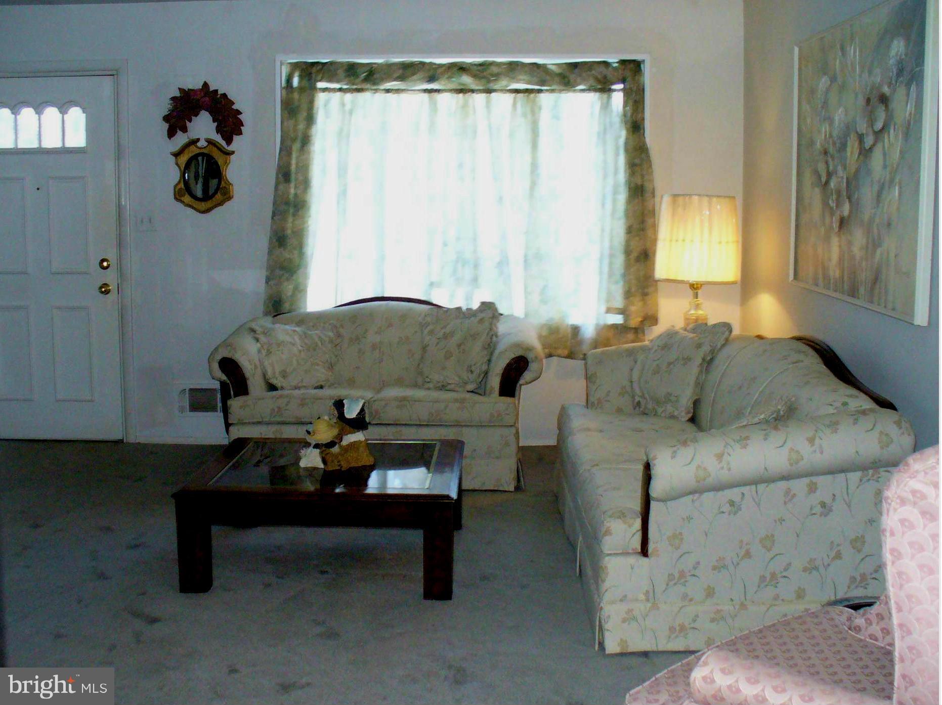 2307 Cider Mill Road Baltimore, MD 21234 - Photo 11 of 23 Living Room