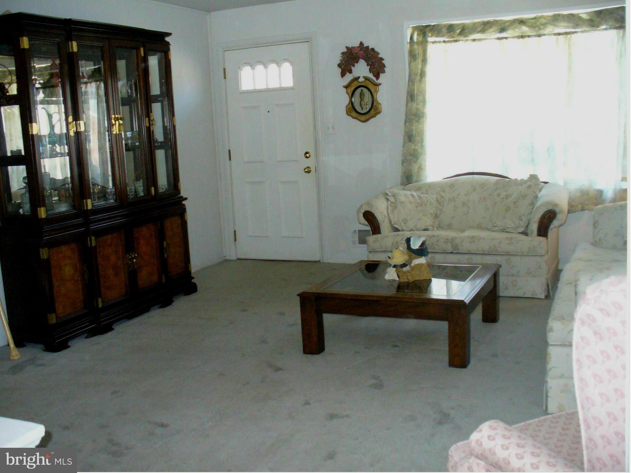 2307 Cider Mill Road Baltimore, MD 21234 - Photo 14 of 23 Living Room