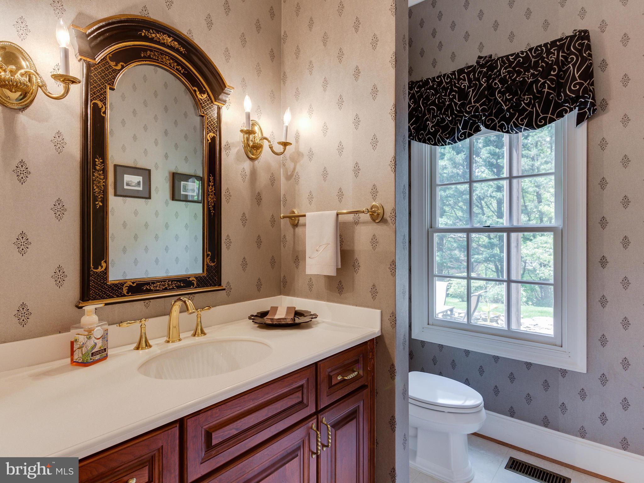 6316 Georgetown Pike McLean, VA 22101 - Photo 12 of 26 Bath