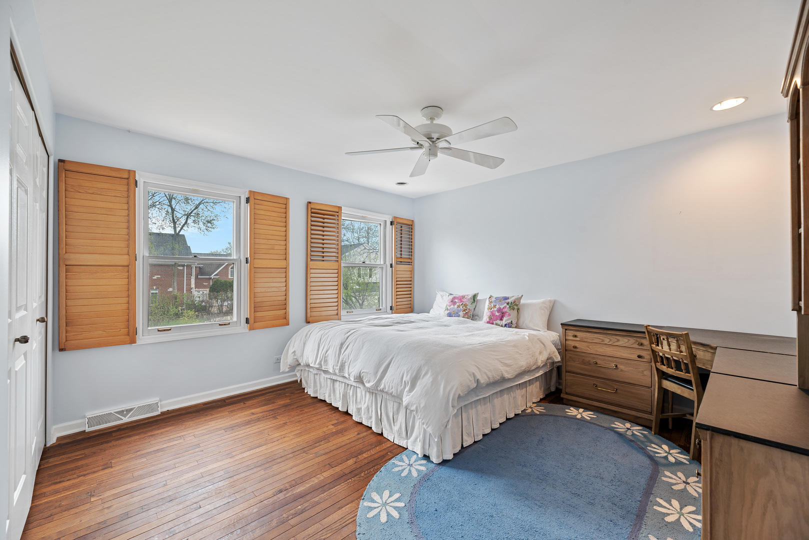 3210 Old Mill Road Northbrook, IL 60062 - Photo 29 of 41 a bedroom with a large bed and a large window