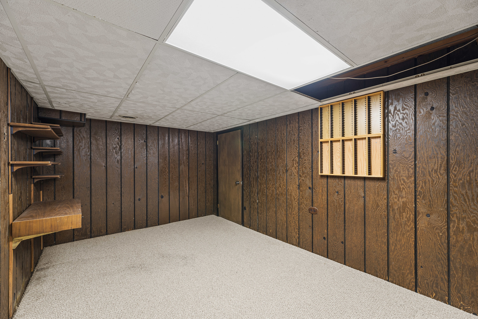 3210 Old Mill Road Northbrook, IL 60062 - Photo 35 of 41 a view of a livingroom with an empty space and a window