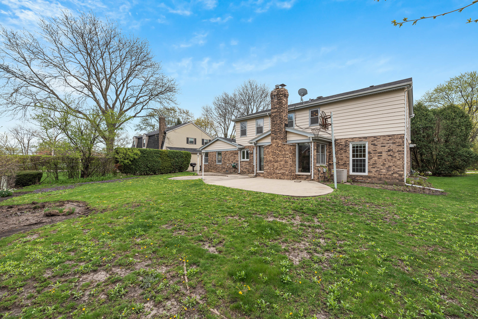 3210 Old Mill Road Northbrook, IL 60062 - Photo 38 of 41 a view of a house with backyard and a tree