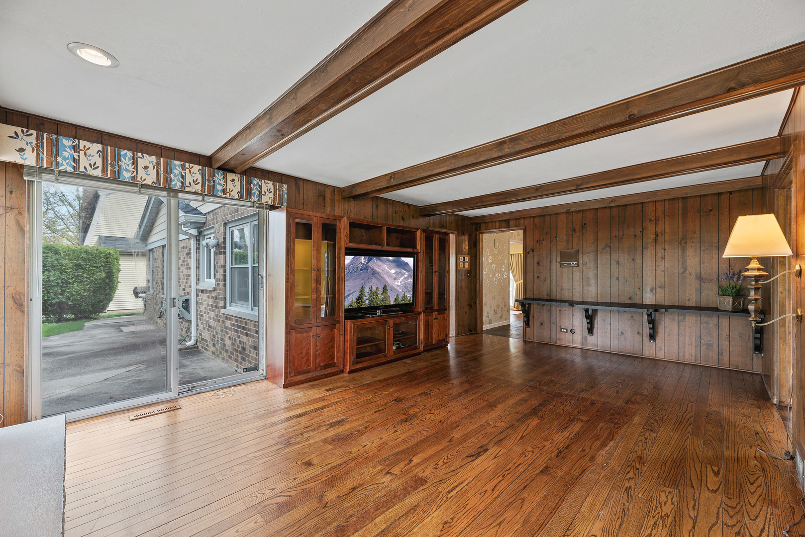 3210 Old Mill Road Northbrook, IL 60062 - Photo 10 of 41 a view of livingroom with furniture wooden floor and window
