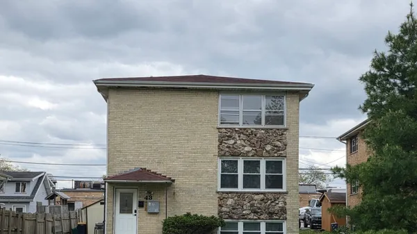 $2,200 | 43 West Ann Street, Unit 2, Lombard, IL 60148