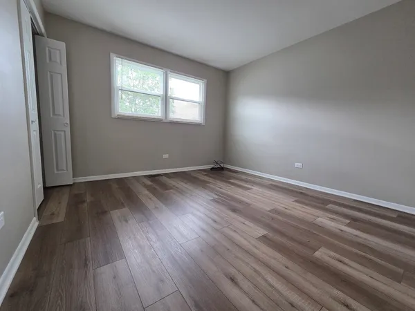 $2,200 | 43 West Ann Street, Unit 2, Lombard, IL 60148