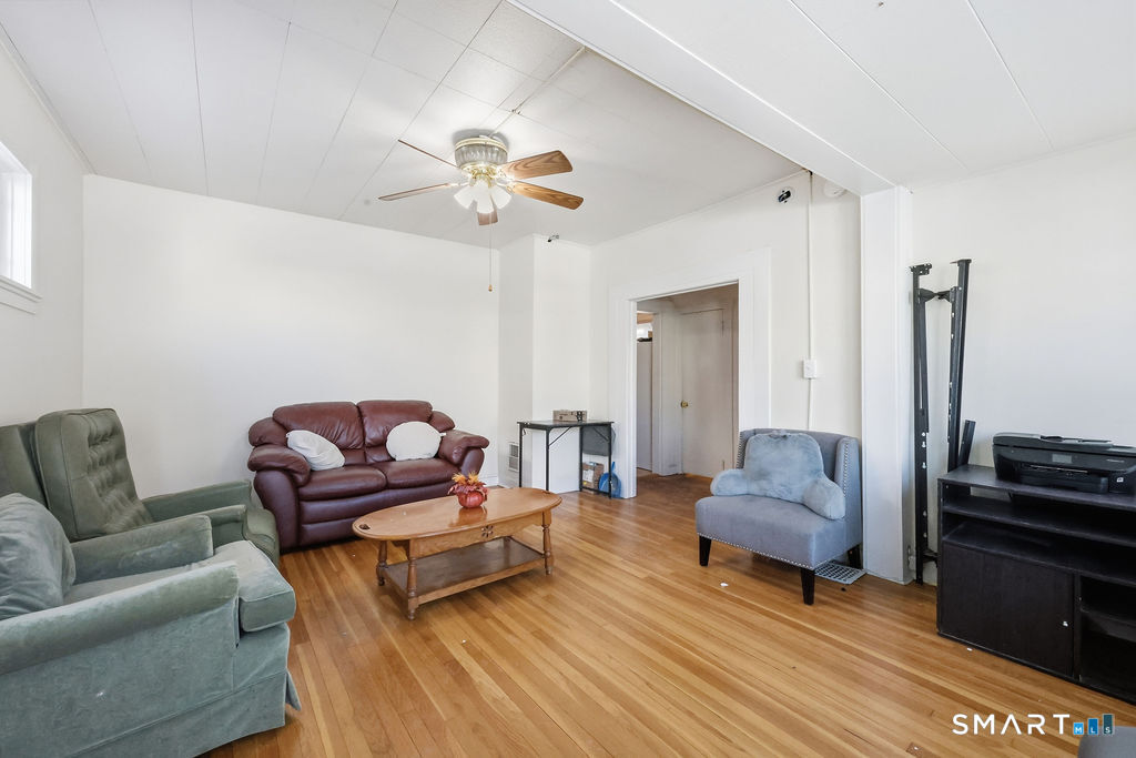 33 Baggott Street West Haven, CT 06516 - Photo 13 of 36