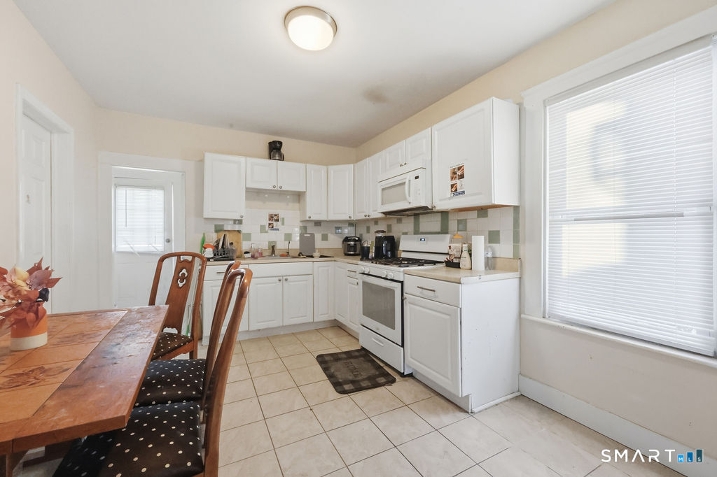 33 Baggott Street West Haven, CT 06516 - Photo 14 of 36