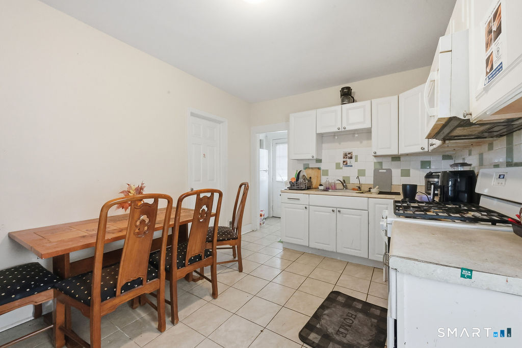 33 Baggott Street West Haven, CT 06516 - Photo 15 of 36