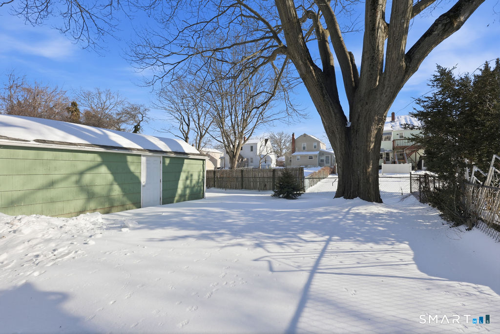 33 Baggott Street West Haven, CT 06516 - Photo 6 of 36