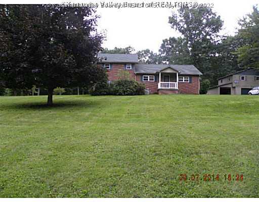 200 Hampton Drive Shady Spring, WV 25918 - Photo 1 of 16 Exterior Front.