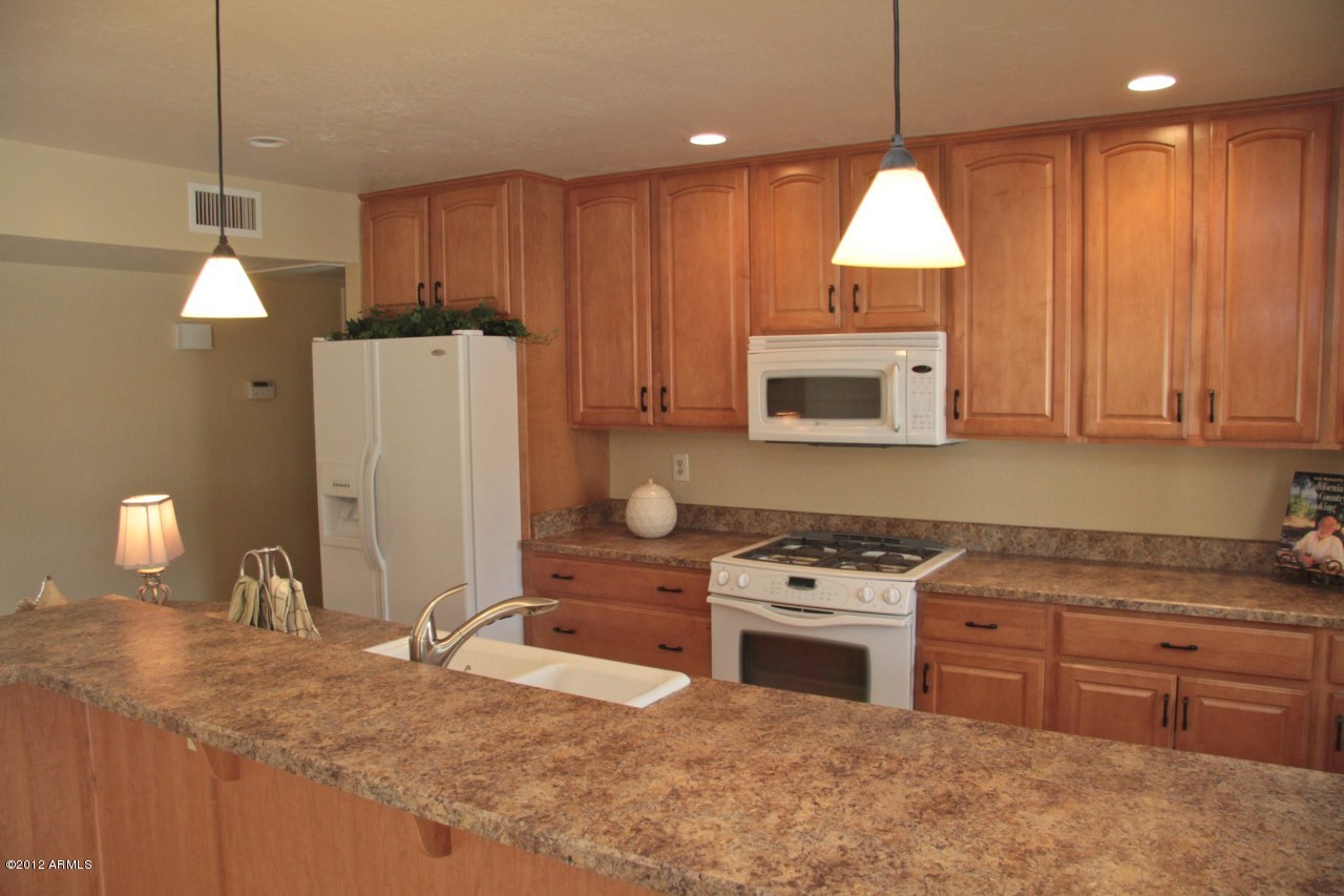 3316 West Gary Road Phoenix, AZ 85029 - Photo 12 of 57 Pendant & Can Lighting