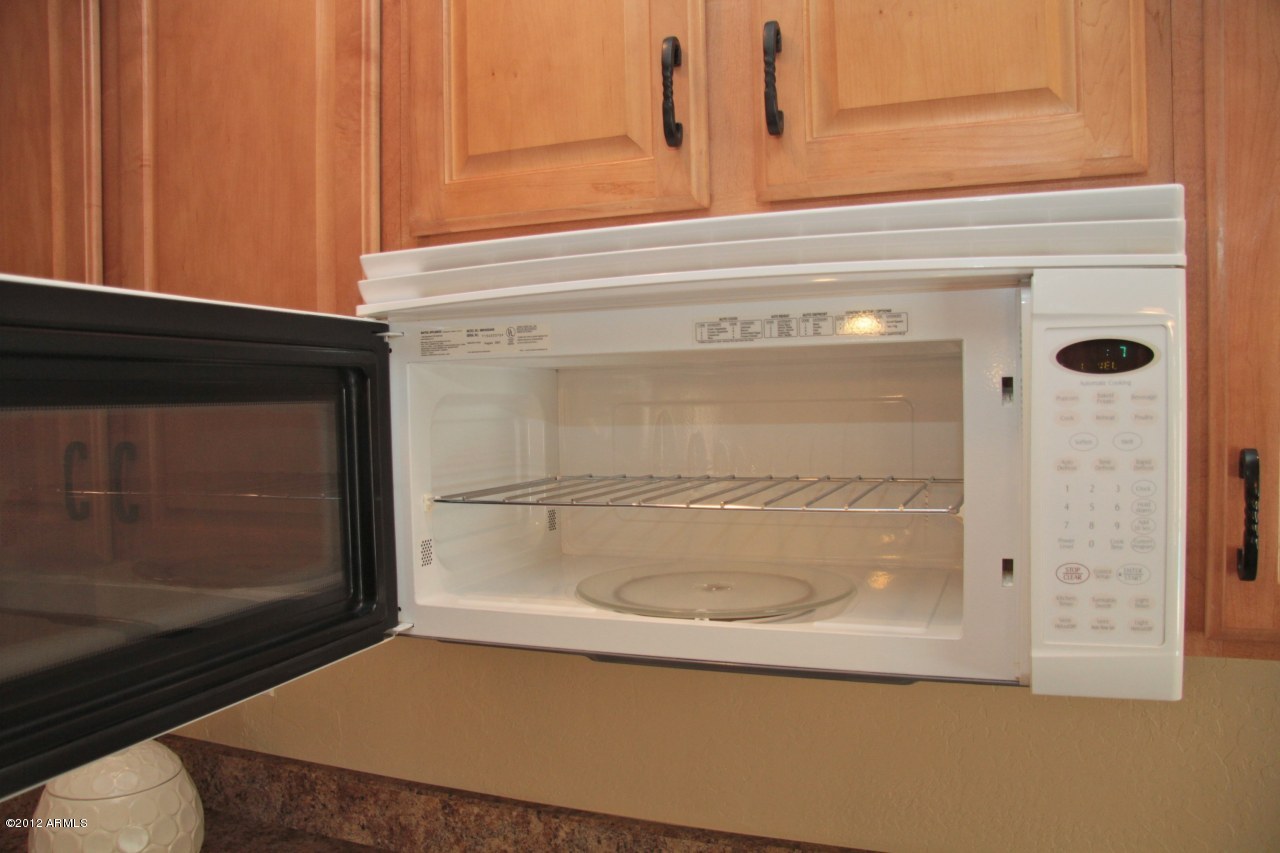 3316 West Gary Road Phoenix, AZ 85029 - Photo 17 of 57 Inside Microwave with Turn Plate