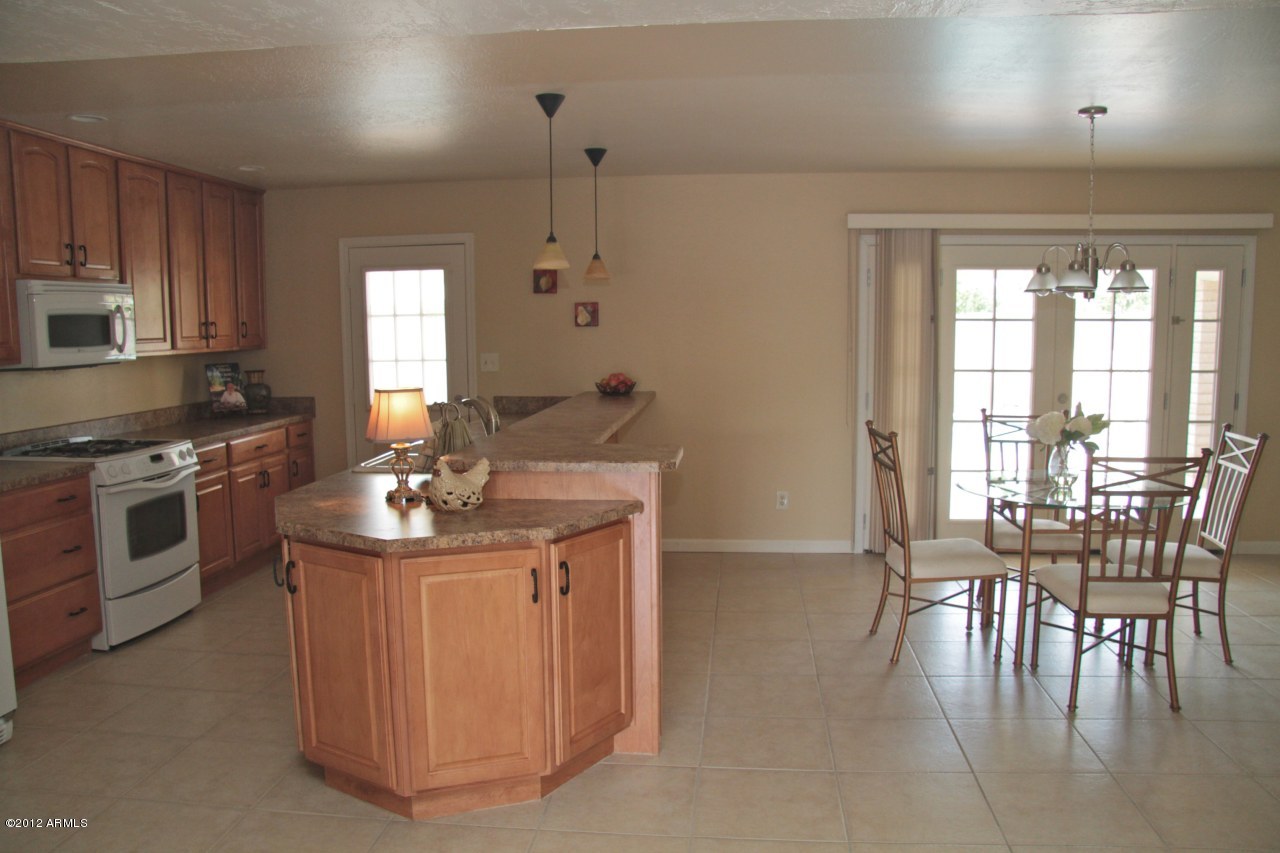 3316 West Gary Road Phoenix, AZ 85029 - Photo 27 of 57 Kitchen Dining