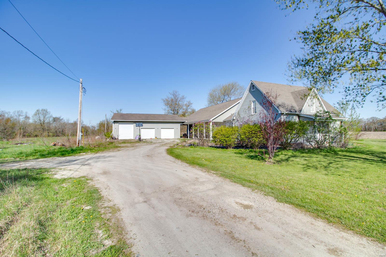 27281 Quarton Road Palmyra, IL 62674 - Photo 13 of 65