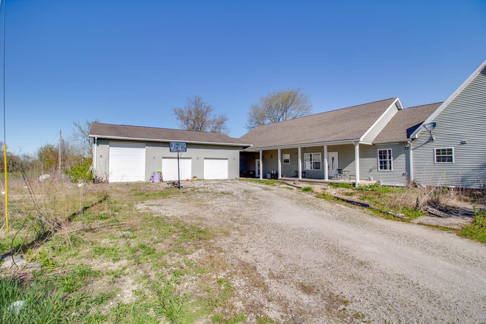 27281 Quarton Road Palmyra, IL 62674 - Photo 14 of 65