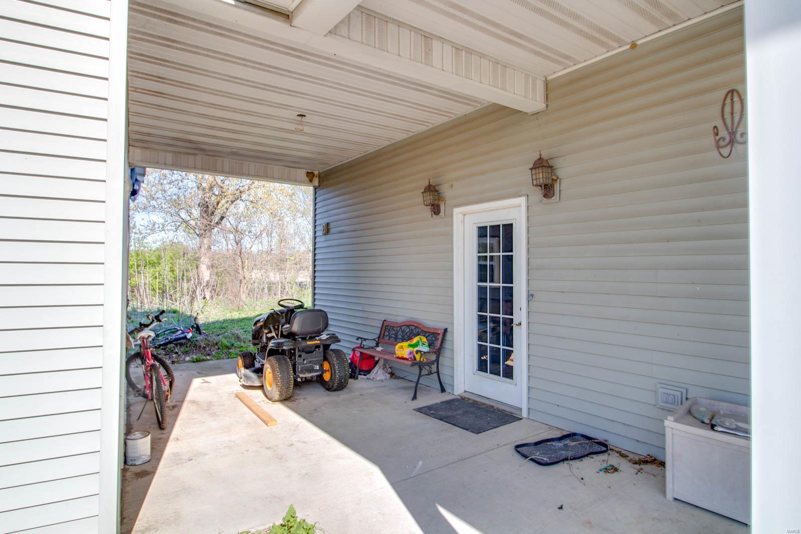 27281 Quarton Road Palmyra, IL 62674 - Photo 17 of 65