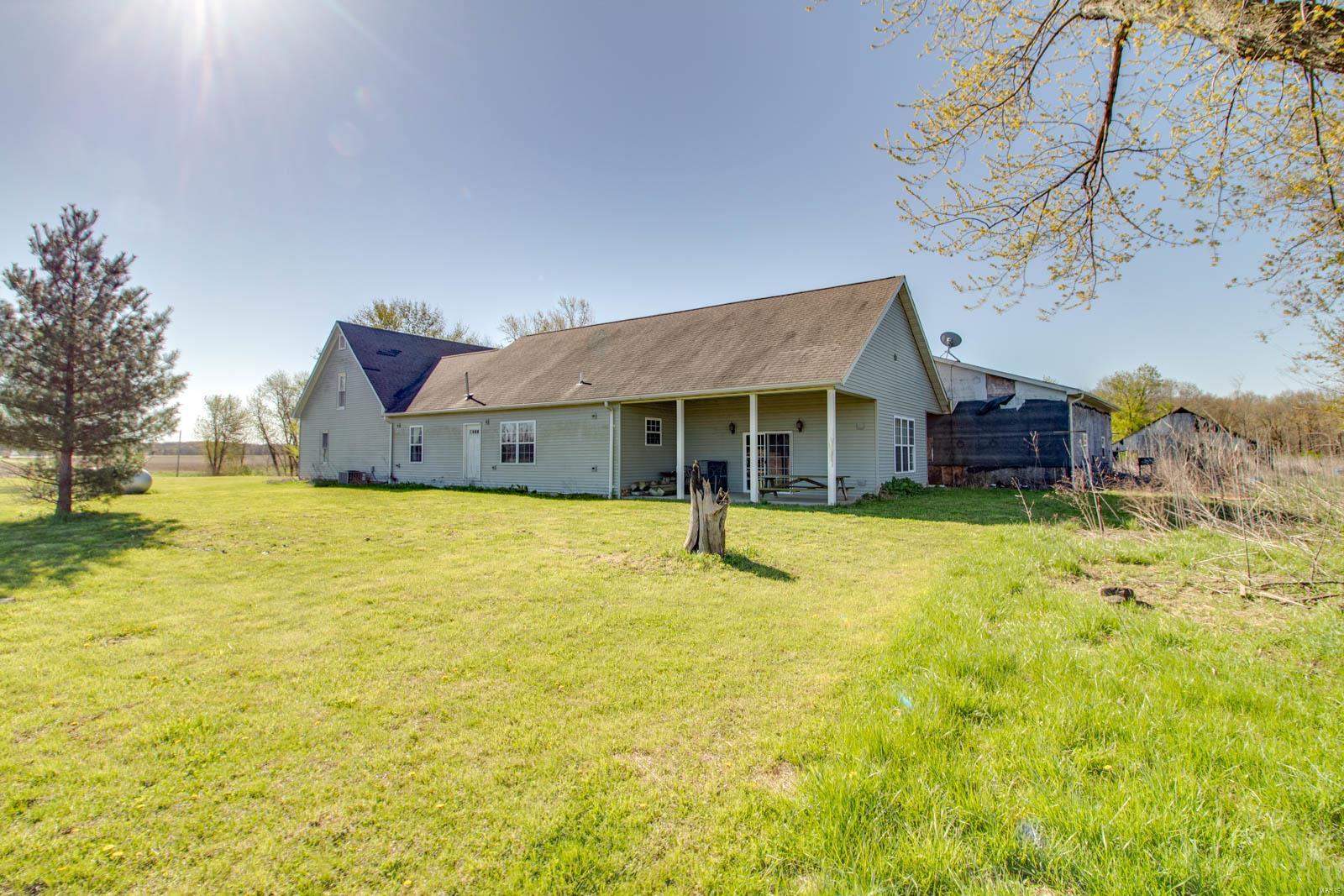 27281 Quarton Road Palmyra, IL 62674 - Photo 19 of 65