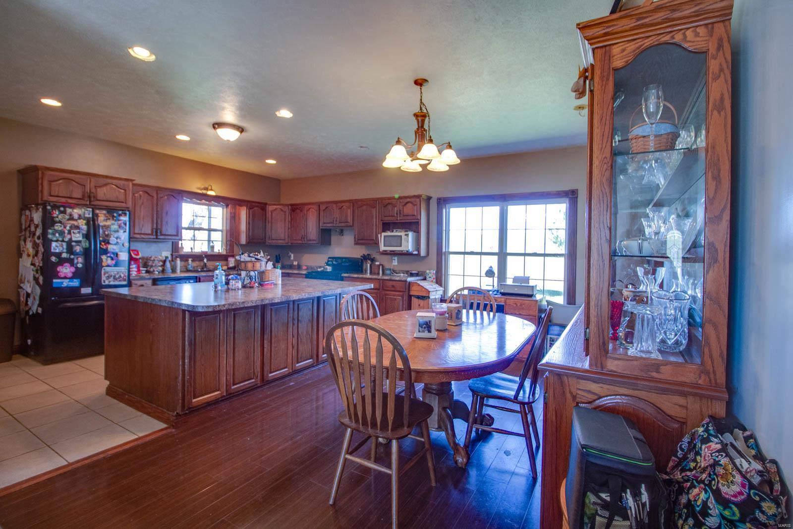 27281 Quarton Road Palmyra, IL 62674 - Photo 36 of 65