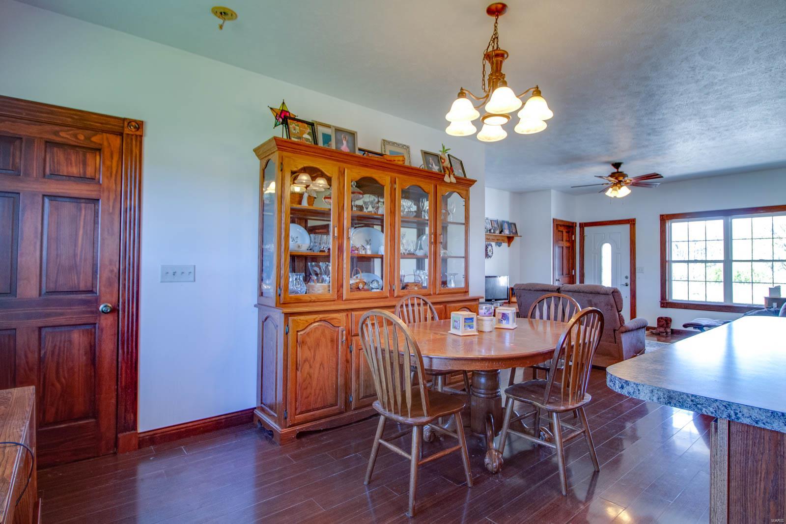 27281 Quarton Road Palmyra, IL 62674 - Photo 37 of 65