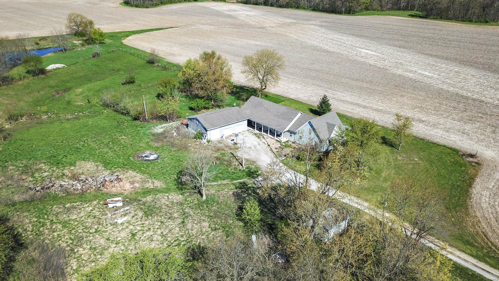 27281 Quarton Road Palmyra, IL 62674 - Photo 7 of 65