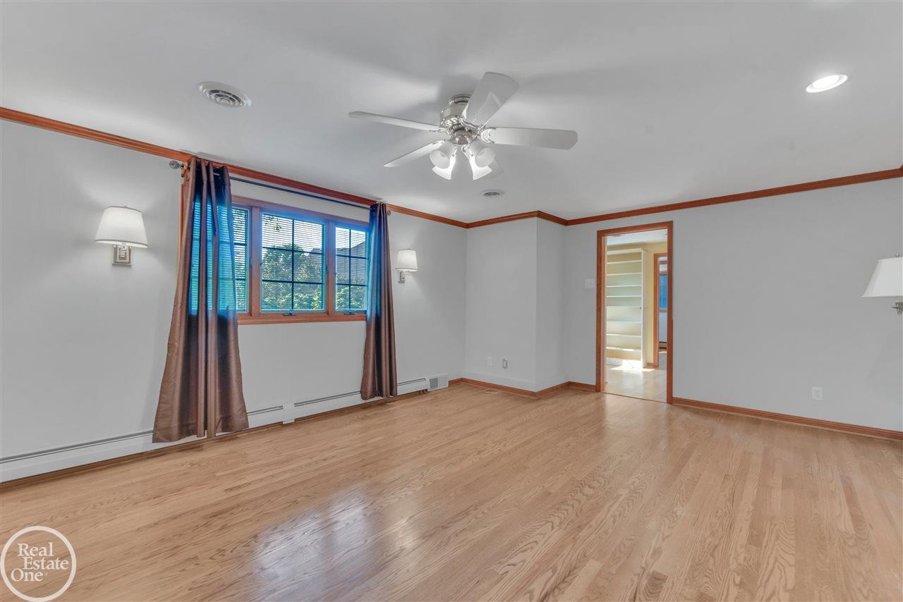 747 Ballantyne Road Grosse Pointe Shores, MI 48236 - Photo 24 of 46