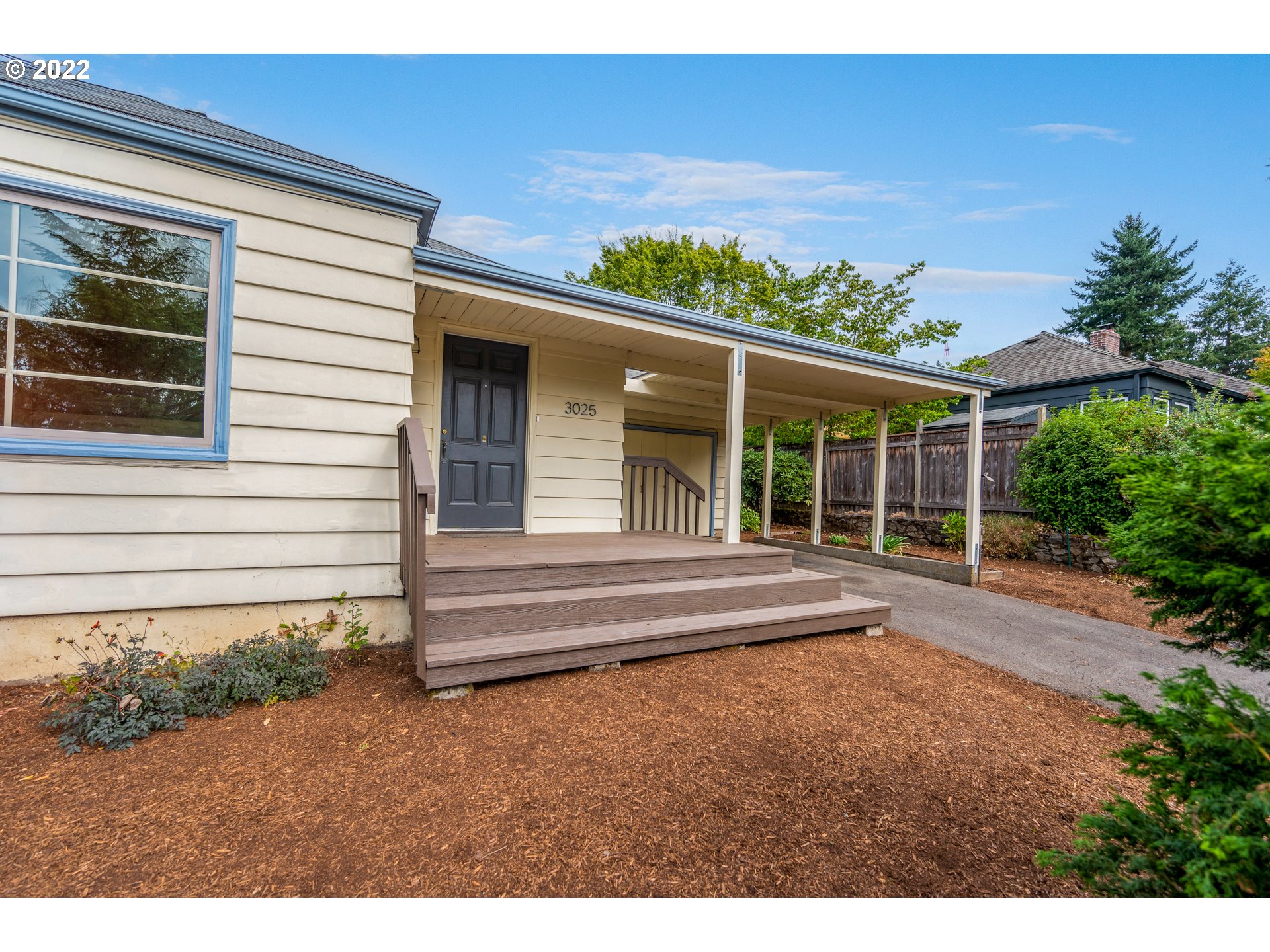 3025 Southwest Flower Terrace Portland, OR 97239 - Photo 2 of 31 Entrance/Foyer