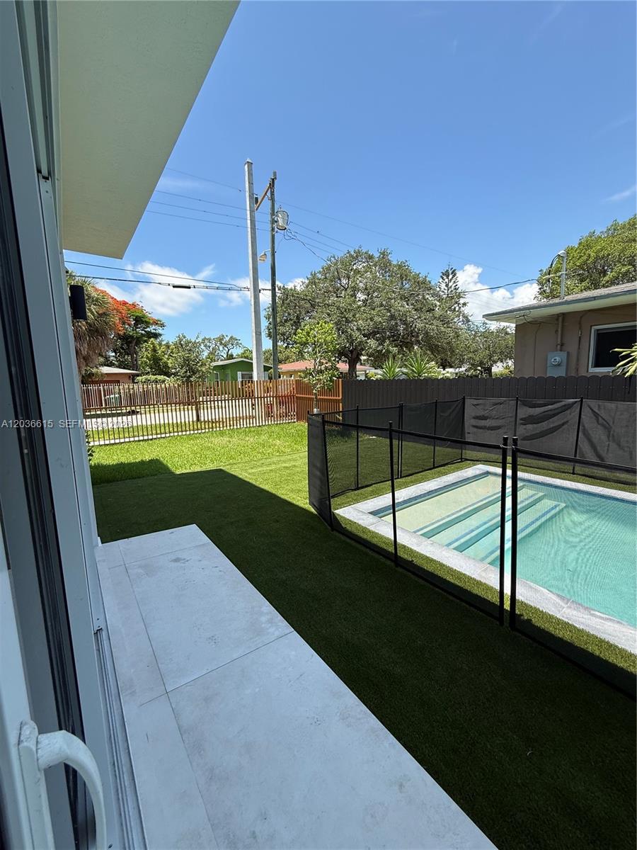 3326 Elizabeth Street Miami, FL 33133 - Photo 21 of 59