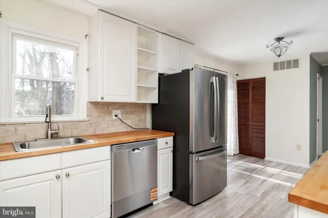 $549,000 | 1040 Hyde Park Drive, Annapolis, MD 21403