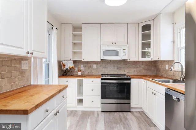 $549,000 | 1040 Hyde Park Drive, Annapolis, MD 21403