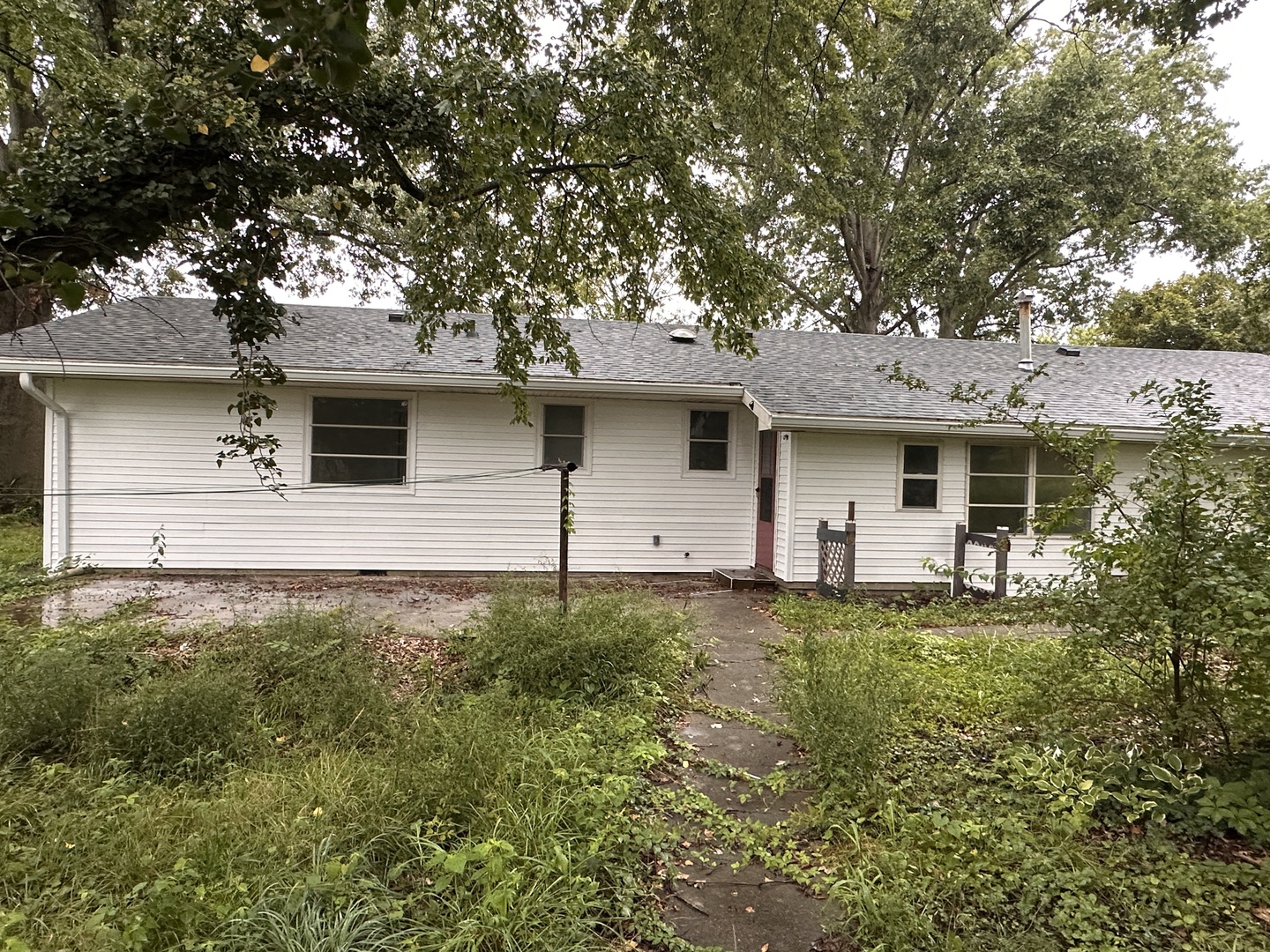 380 Golf Course Road Eldorado, IL 62930 - Photo 8 of 29 Gallery Image 8
