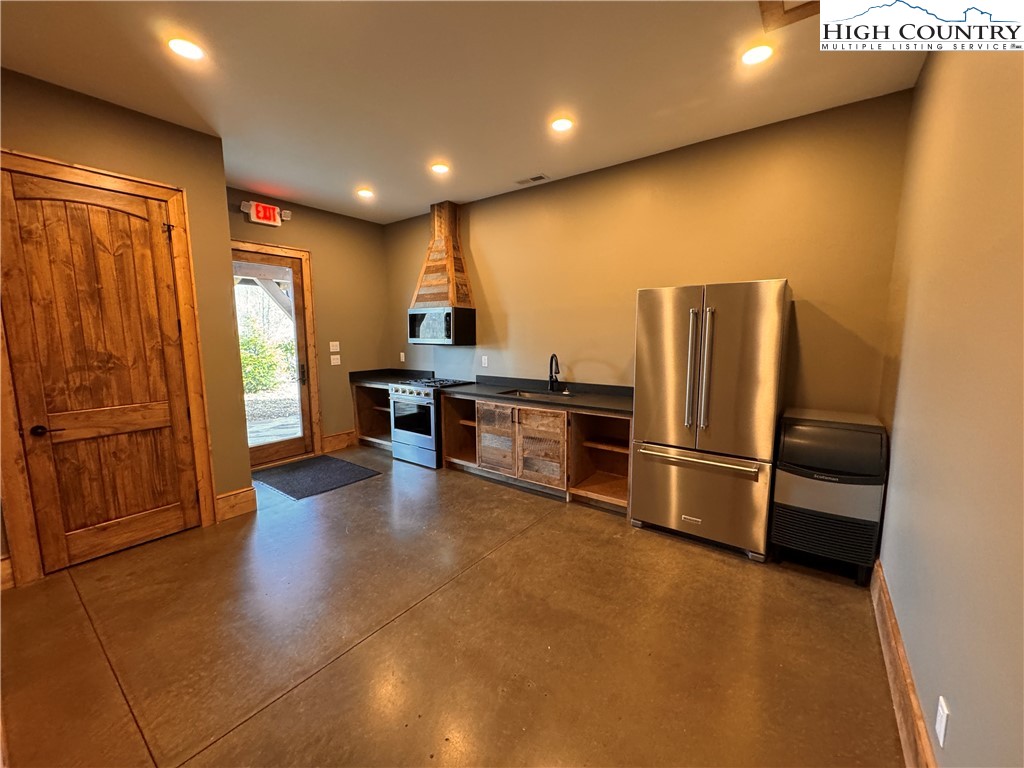 Raspberry Lane Elk Park, NC 28622 - Photo 36 of 39