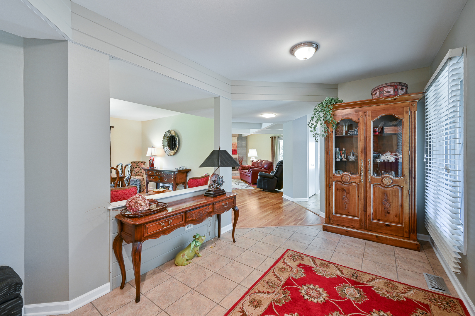 2S050 Taylor Road Glen Ellyn, IL 60137 - Photo 4 of 24 a living room with furniture and wooden floor