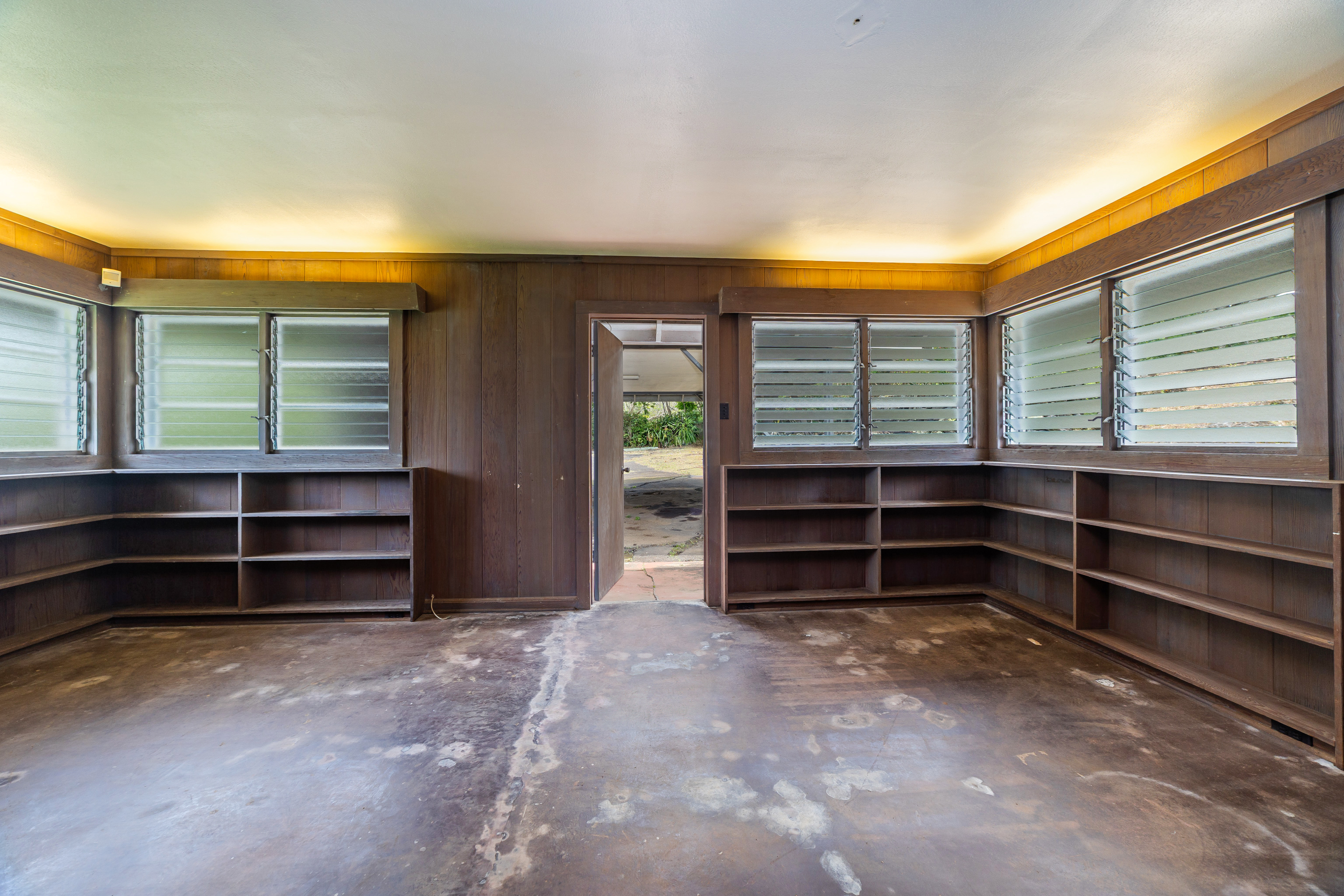 86-4190 Hookena Beach Road Captain Cook, HI 96704 - Photo 16 of 30 a view of room and window