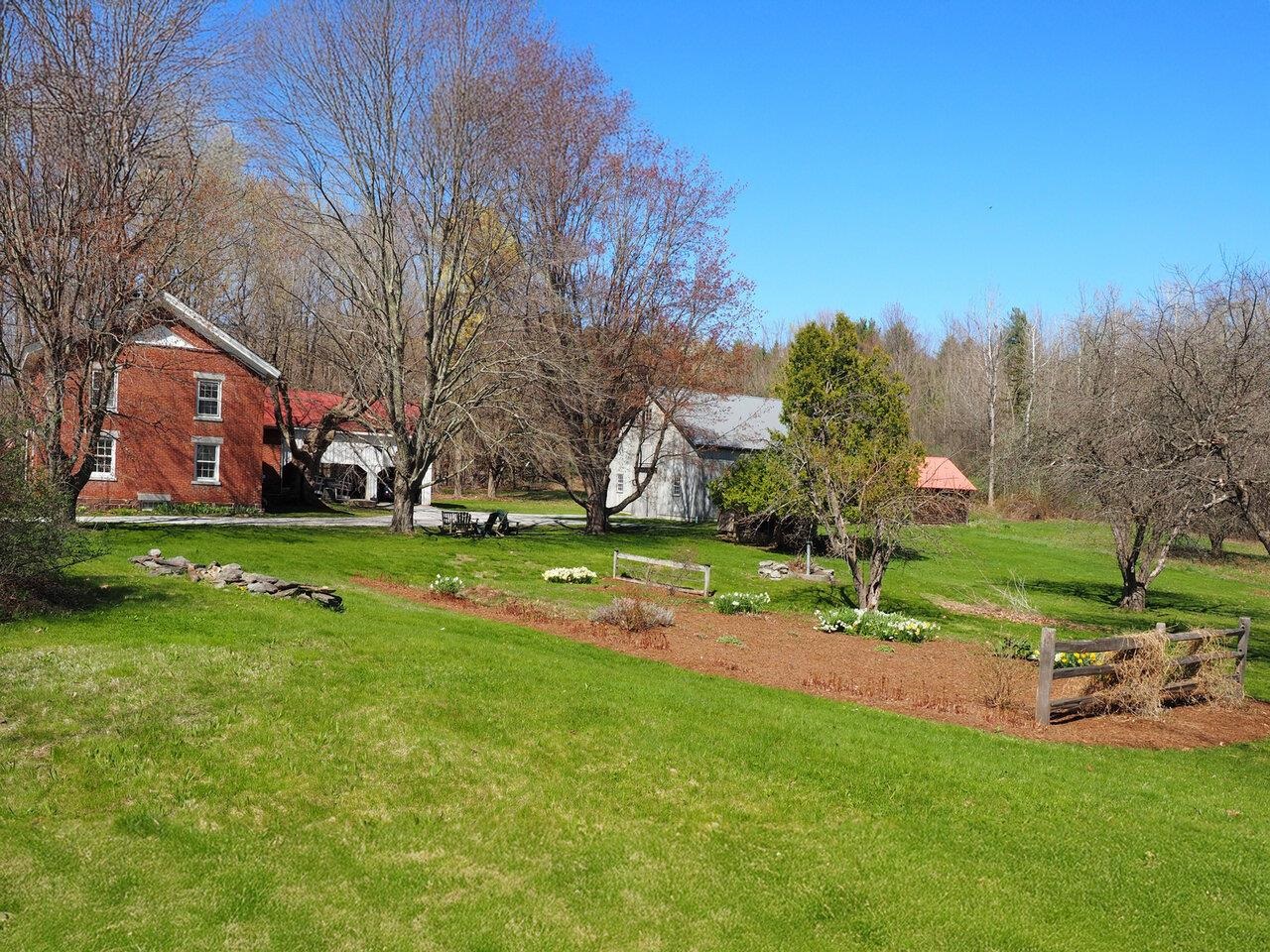 4367 St George Road Williston, VT 05495 - Photo 14 of 52