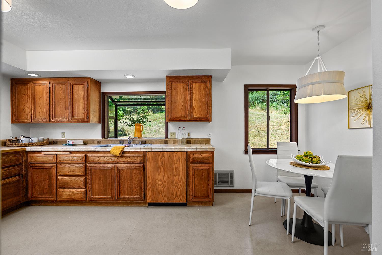 920 Wagnon Road Sebastopol, CA 95472 - Photo 15 of 41 Gallery Image 15