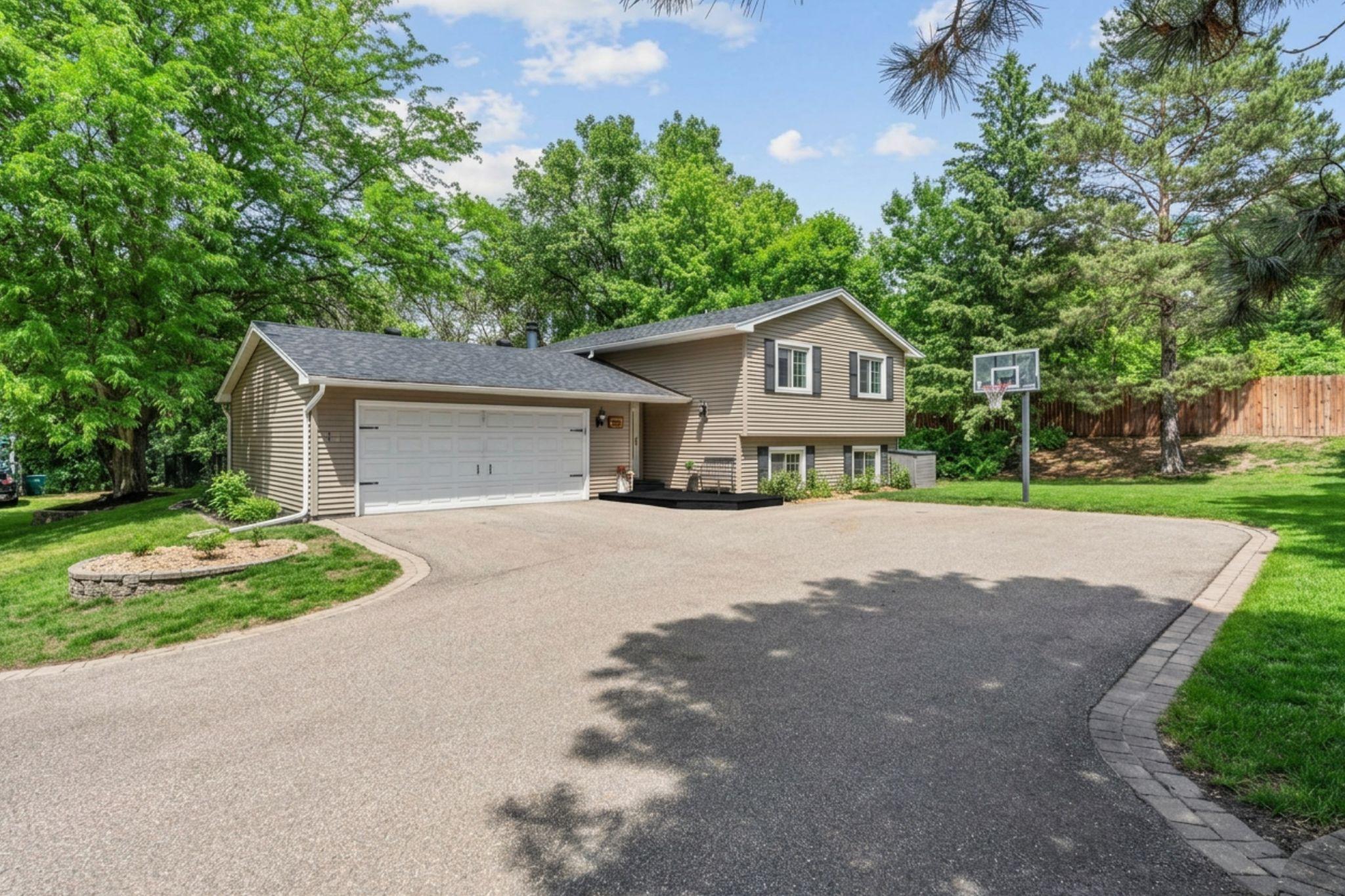 1180 Lake Lucy Road Chanhassen, MN 55317 - Photo 2 of 18