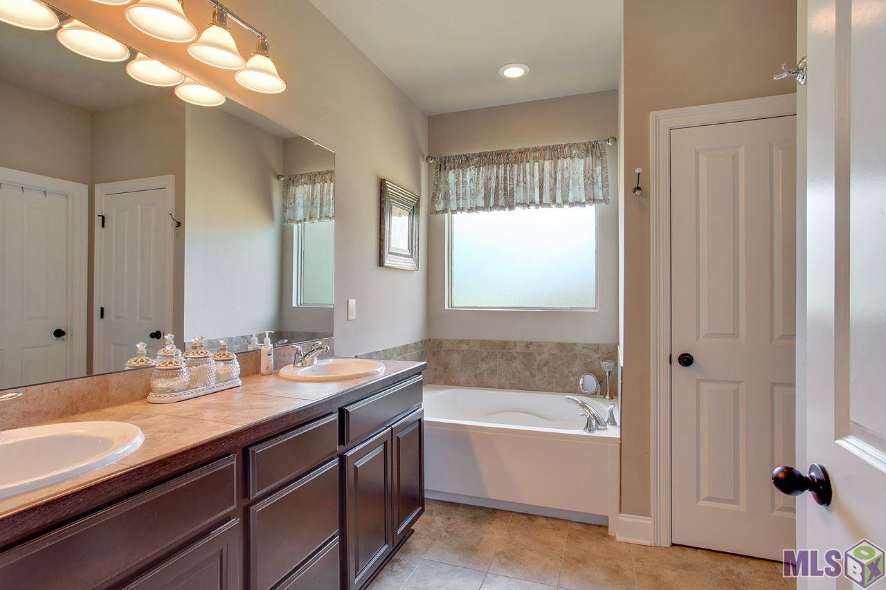 10333 Grace Lane Baton Rouge, LA 70817 - Photo 6 of 8 Gallery Image 6
