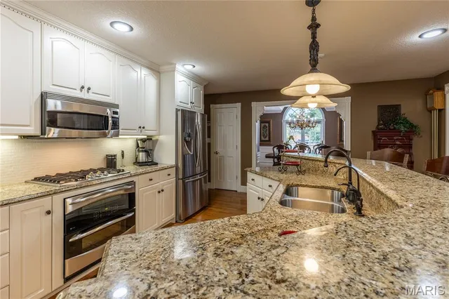 $549,000 | 511 West Lindenwood Avenue, Sikeston, MO 63801