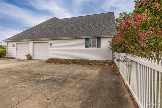 $549,000 | 511 West Lindenwood Avenue, Sikeston, MO 63801