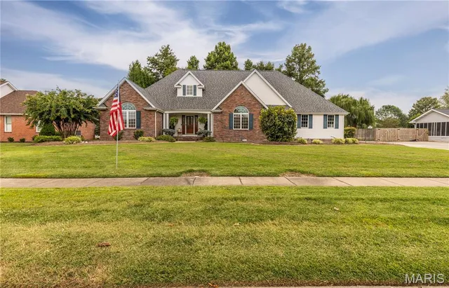 $549,000 | 511 West Lindenwood Avenue, Sikeston, MO 63801